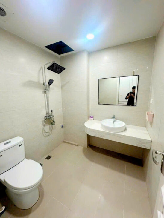 BÁN NHÀ LẠC LONG QUÂN – 5 TẦNG – FULL NỘI THẤT TIỀN TỶ – 15M RA Ô TÔ TRÁNH– NGÕ NÔNG RỘNG – 8.6 TỶ