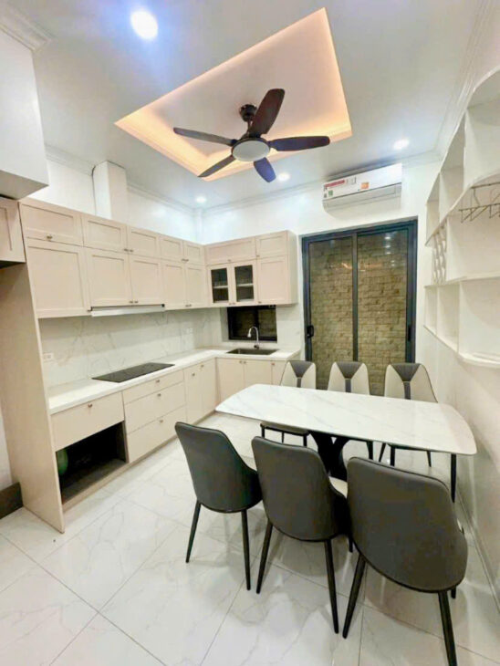 BÁN NHÀ LẠC LONG QUÂN – 5 TẦNG – FULL NỘI THẤT TIỀN TỶ – 15M RA Ô TÔ TRÁNH– NGÕ NÔNG RỘNG – 8.6 TỶ