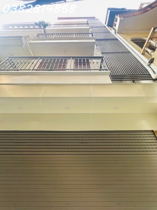 Nhà đẹp Thanh Xuân – Ngõ thông – Ô tô vào nhà – Giá chỉ 17.5 tỷ 5,5 tầng mt 5,4m kinh doanh
