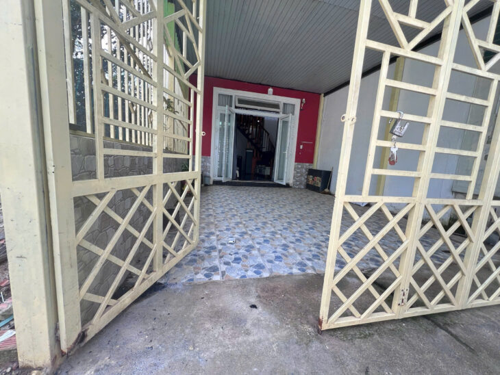 CHO THUÊ NHÀ HẺM Ô TÔ ĐƯỜNG 3 THÁNG TƯ P3 ĐÀ LẠT – 3PN FULL NỘI THẤT, SÂN ĐẬU XE