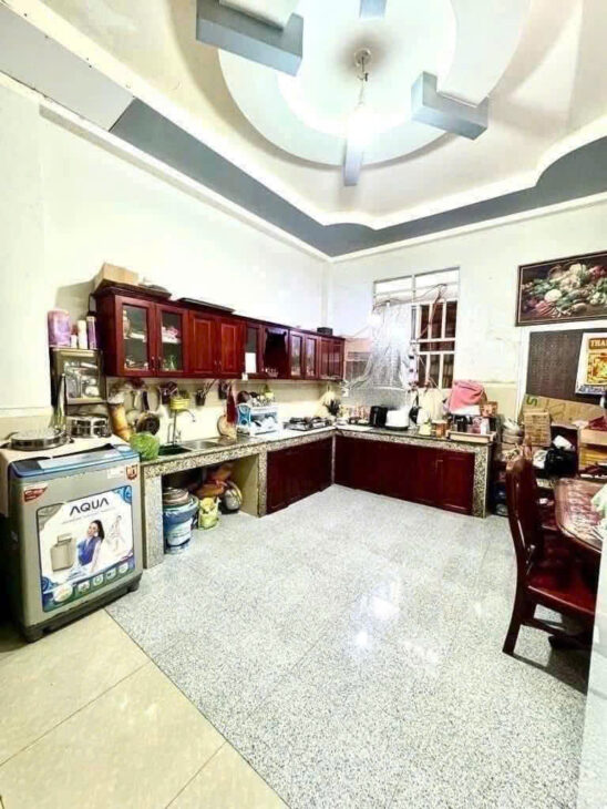 ĐƯỜNG NHỰA 10M – PHÚ ĐỊNH – QUẬN 8 GIÁP QUẬN 6, TIỆN DI CHUYỂN VỀ QUẬN 1, QUẬN 2.