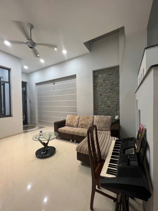 OTO NGỦ TRONG NHÀ, GIÁP BÌNH THẠNH- GIÁP PHẠM VĂN ĐỒNG- KHU DÂN CƯ SẦM UẤT