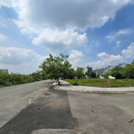 Bán đất thổ cư 2045m² đường D5, Phước Long B, Q.9, 52 tỷ, sổ đỏ