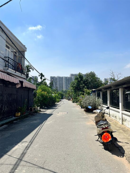 Nhà cấp 4 100m² 2PN hẻm ô tô kế Vinhomes Nguyễn Xiển – 3.25 tỷ