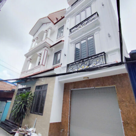 Nhà Thiên Lôi, 45m 4 tầng, mới tinh, độc lập, ô.tô đỗ cửa, giá 4.7 tỉ, ngay mặt đường