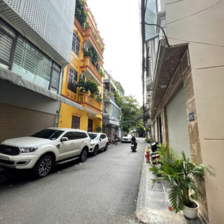 SIÊU PHẨM- Ô tô đỗ cửa Hoàng Đạo Thành 31/35m, 6T Thang máy, MT 5.2m 10.6 Tỷ