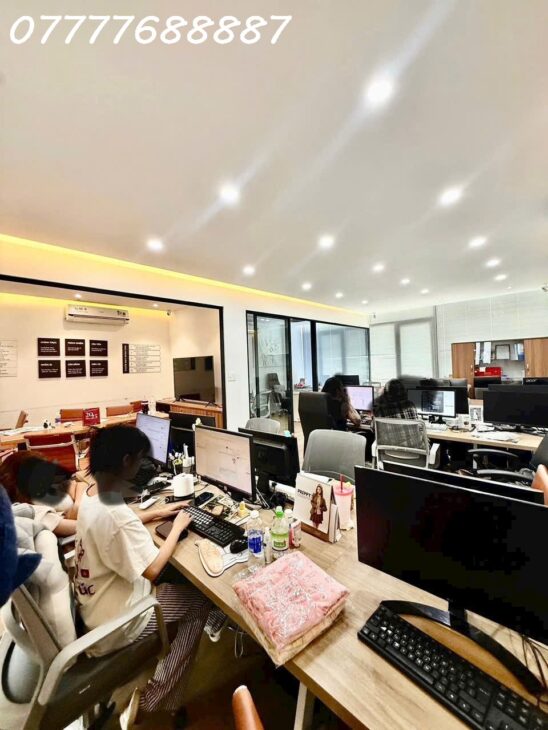 Bán tòa nhà Góc 3MT 5 tầng Q Tân Bình, đang kinh doanh phòng khám, Gần CMT8