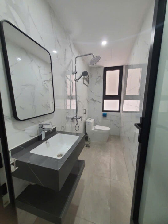 CHIẾN THẮNG – 5 TÂNG – THANG MÁY – CAMRY NGỦ TRONG NHÀ- 13.7 TỶ