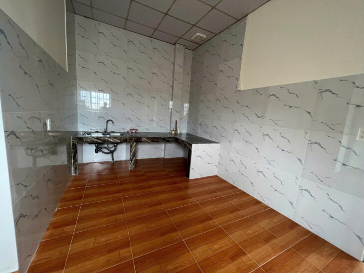 CHO THUÊ NHÀ NGUYÊN CĂN HẺM Ô TÔ NGUYÊN TỬ LỰC P8 ĐÀ LẠT – 2PN, SÂN RỘNG – 8 TRIỆU/THÁNG