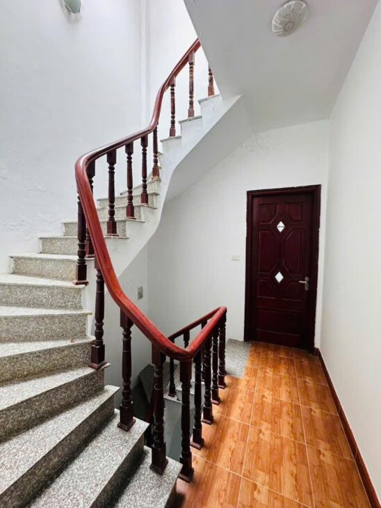 CƠ HỘI VÀNG! NHÀ TÂY HỒ – NGÕ 603 LẠC LONG QUÂN – 43M2 5 TẦNG – GIÁ CHỈ 8.4 TỶ