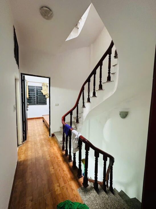 CƠ HỘI VÀNG! NHÀ TÂY HỒ – NGÕ 603 LẠC LONG QUÂN – 43M2 5 TẦNG – GIÁ CHỈ 8.4 TỶ