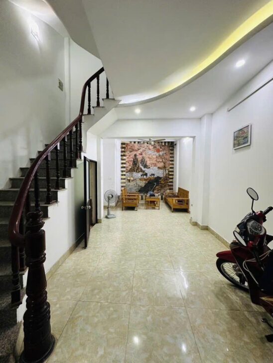 CƠ HỘI VÀNG! NHÀ TÂY HỒ – NGÕ 603 LẠC LONG QUÂN – 43M2 5 TẦNG – GIÁ CHỈ 8.4 TỶ