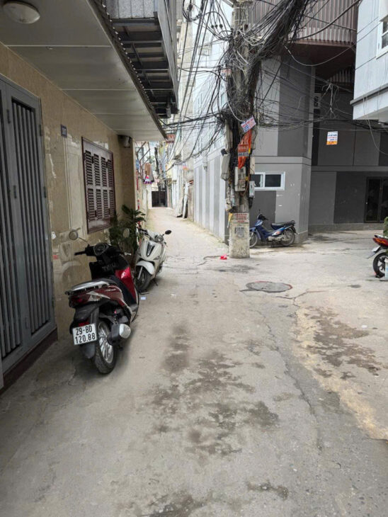 : Mặt phố Pháo Đài láng , sát phố ,kinh doanh sầm uất, cạnh công viên 72m, chỉ 20 tỷ