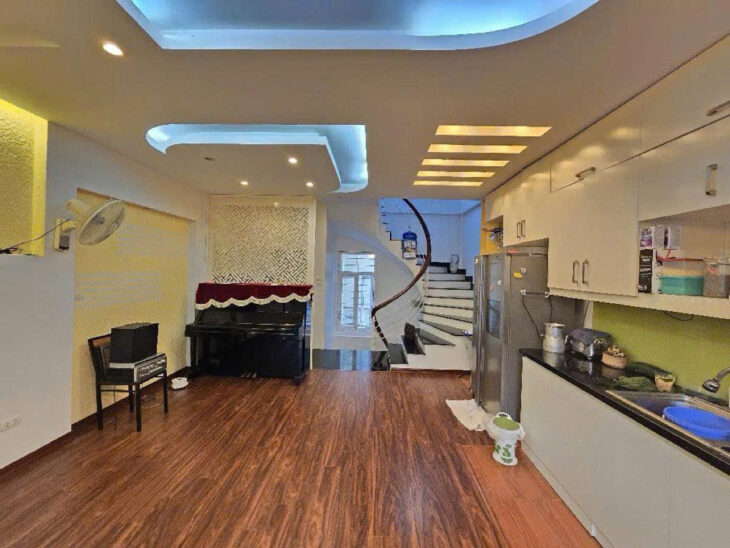 SIÊU PHẨM CHDV CỰC HIẾM KHU CHÙA HÀ – ANH EM MẶT PHỐ – Ô TÔ TRÁNH DỪNG ĐỖ TRƯỚC NHÀ – MẤY BƯỚC CHÂN