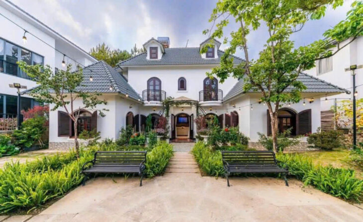 CHO THUÊ VILLA SÂN VƯỜN 4 PHÒNG NGỦ KDL NAM HỒ PHƯỜNG 11 TP ĐÀ LẠT 30TR/THÁNG