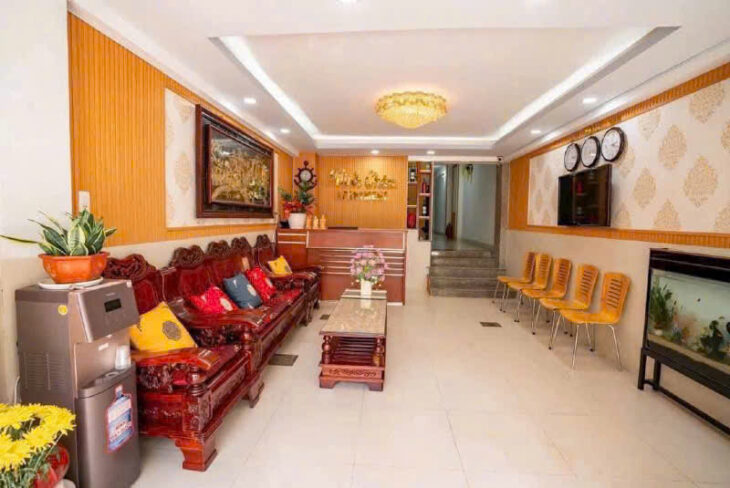 Bán khách sạn 6 tầng TTTP Nha Trang. 102m2 giá bán 18,5 tỷ Lh : e Na
