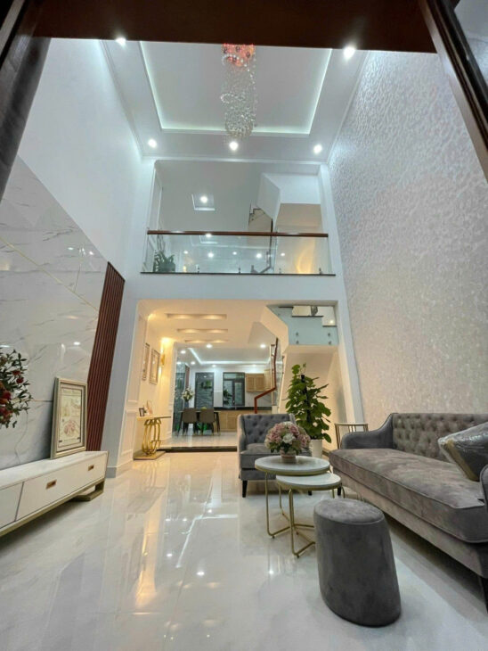 Nhà đẹp nét căng Hồng Tiến, 49,6m2 x 4 tầng, giá 8,4 tỷ.