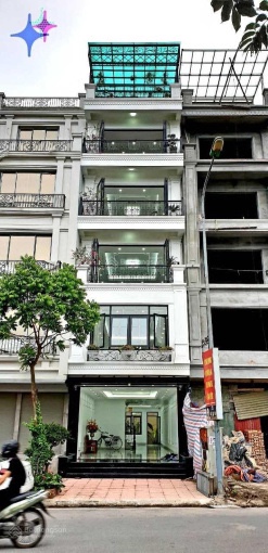 siêu phẩm LÂM HẠ- LONG BIÊN , nhà mới 46m2, , 7 tầng , thang máy, ngõ to như phố ,ô tô tránh