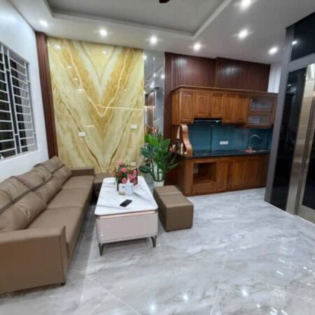 PHẠM VĂN ĐỒNG – TẦNG THANG MÁY – KINH DOANH SẦM UẤT