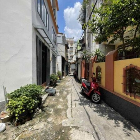 Phú Nhuận, nhà đẹp chắc chắn – 34m2 – 5Tỷ hơn xíu.