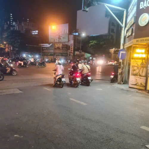Gấp bán nhà- phố la thanh- Đống Đa 160m² – Phân khúc siêu hiếm – Sát Quận ủy – Gần Văn Miếu – Gần