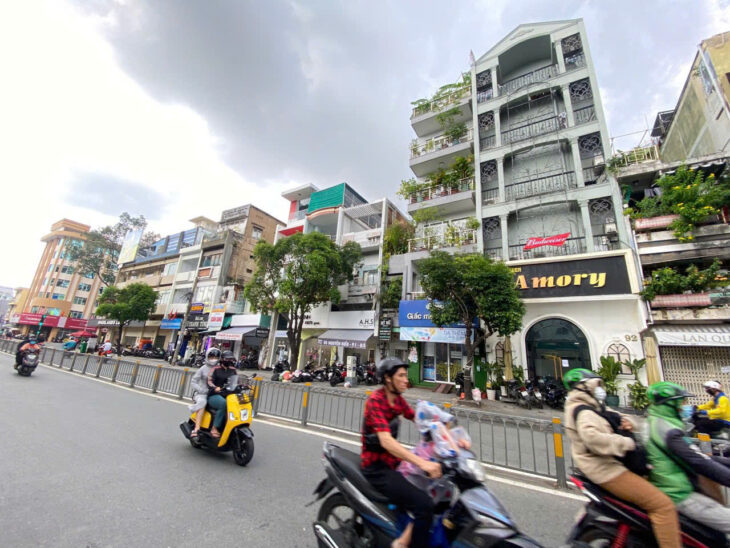BÁN NHÀ PHỐ MẶT TIỀN NGUYỄN BIỂU – TRUNG TÂM QUẬN 5 – THU NHẬP ỔN ĐỊNH 66.000 USD/năm