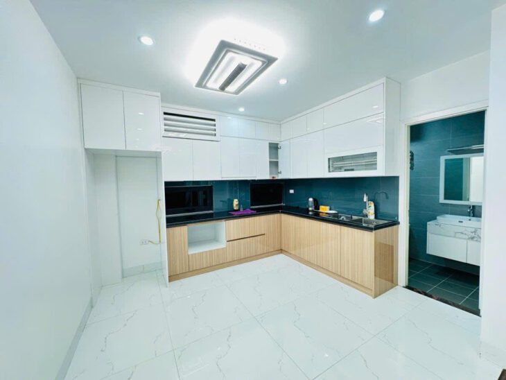 VIP Hoàng Quốc Việt Cầu Giấy PL oto thang máy nhỉnh 25 tỷ 60m x 6t.