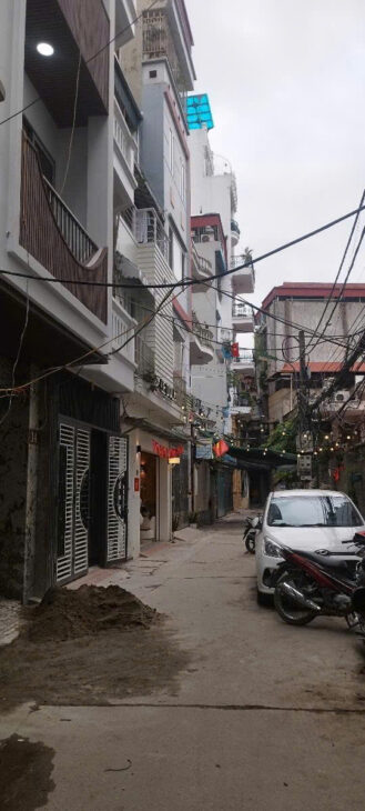 VIP NGUYỄN VĂN HUYÊN CẦU GIẤY gần phố oto thang máy nhỉnh 18ty 45m x7T.