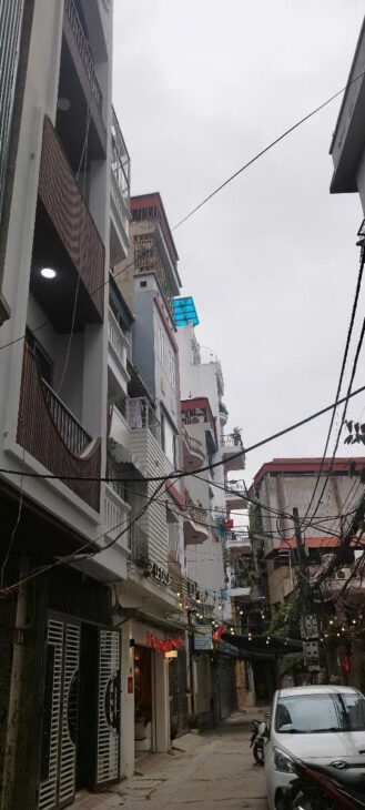 VIP NGUYỄN VĂN HUYÊN CẦU GIẤY gần phố oto thang máy nhỉnh 18ty 45m x7T.