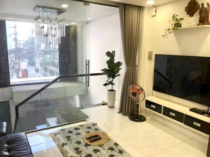 THUÊ NGUYÊN CĂN: 25.000.000 Đ/TH- HẺM XE HƠI PHAN XÍCH LONG- 60m2 – 5 TẦNG CÓ HẦM. LH:0933910039