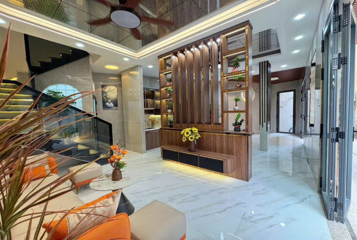 CHUYỂN NHƯỢNG NHÀ 4 TẦNG MỚI – FULL NỘI THẤT – Ở NGAY – HẺM XE HƠI