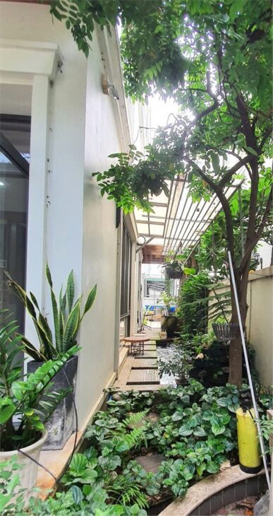 Nhà đẹp- giá tốt cần bán gấp NHÀ PHỐ SÂN VƯỜN CA0 CẤP LAKEVIEW CITY TIỆN NGHI Tại quận 2, TPHCM