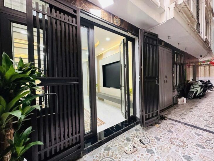 Bán nhà Tả Thanh Oai, Thanh Trì + 42 m², 5T, full nội thất xịn xò + 5,45 tỷ + 0844444453