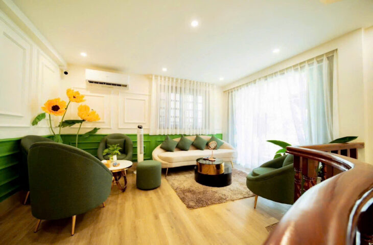 Thuê nguyên căn MẶT TIỀN đường hoa Phan Xích Long- 160m2- 5 tầng 8 Phòng: 85 Triệu. LH: 0933910039