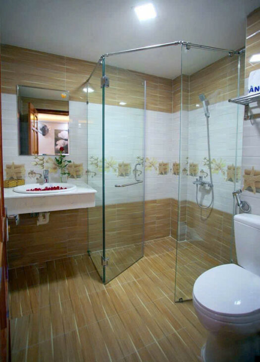 Bán khách sạn 8 tầng mặt tiền đường Đinh Tiên Hoàng, p.Lộc Thọ- Trung Tâm TP Nha Trang. Diện tích
