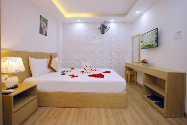 Bán khách sạn 8 tầng mặt tiền đường Đinh Tiên Hoàng, p.Lộc Thọ- Trung Tâm TP Nha Trang. Diện tích