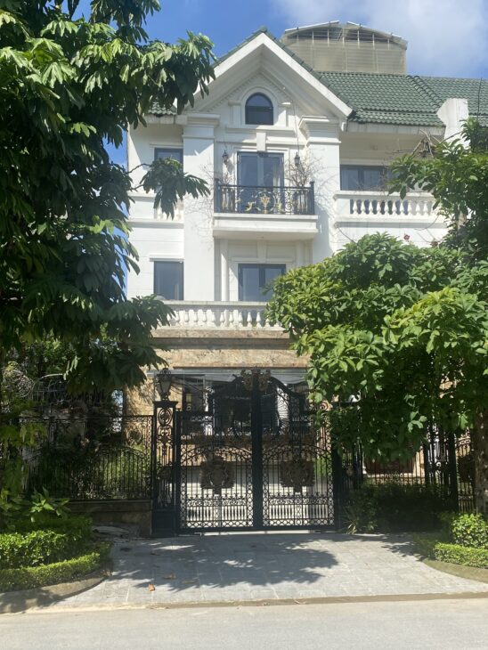 VỊ TRÍ “KIM CƯƠNG” 1 CĂN BT DUY NHẤT TẠI CIPUTRA – MẶT HỒ, 2 MẶT CÔNG VIÊN, SIÊU HIẾM – CHỈ 165 TỶ!