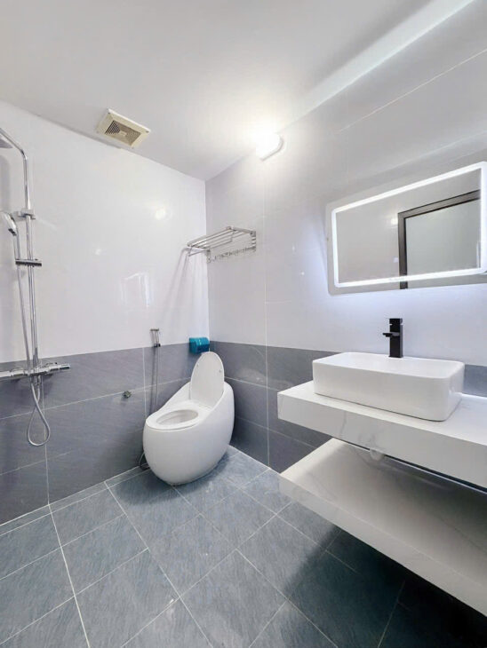 NHÀ 5 TẦNG 55M2- NGUYỄN XIỂN-THANH XUÂN- 2 MẶT TIỀN-PHÂN LÔ VIP- GIÁ CỰC TỐT- OTO NGỦ TRONG NHÀ