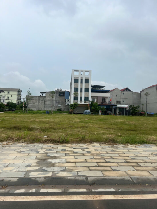 Chính chủ cần thanh khoản gấp lô đất đẹp Long Châu. Không yêu cầu xây dựng. Diện tích 90m2