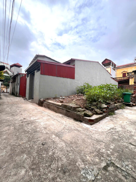 Bán đất Đức Thượng 63m lô góc 2 thoáng, cách đường QL32 chỉ 80m, giá đầu tư.