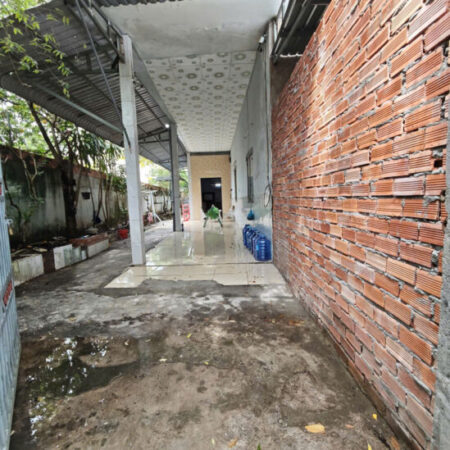 Nhà 6 triêụ 4 phòng ngủ Võ Văn Kiệt nơi có khuôn viên