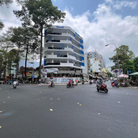 Cho Thuê Nhà Góc 2 Mặt Tiền 476-478 Nguyễn Chí Thanh, Quận 10 – Hơn 1.000m², 7 Tầng.