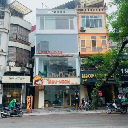Cho thuê nhà mặt phố ĐỘI CẤN 65M x 4 tầng, mặt tiền 4.5m giá thuê 30tr/tháng