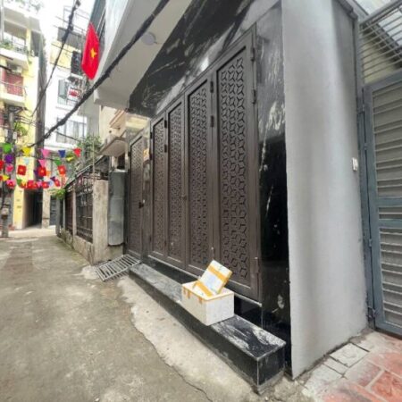 Bán nhà quận Thanh Xuân- Ngõ to- Gần ô tô- Nhà mới tinh- Ở ngay- 38m2