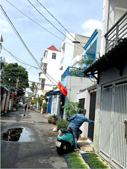 BÁN NHÀ Cây trâm NGAY CÔNG VIÊN LÀNG HOA, P8, GÒ VẤP. Nhà kiên cố ở ngay, 45m2 trệt 3 lầu, 4,39 tỷ