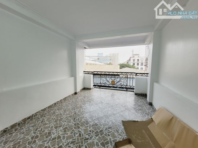 Bán nhà phố Cầu Giấy – 46m² x 5 tầng – Ô tô – Kinh doanh – Giá 16.8 tỷ