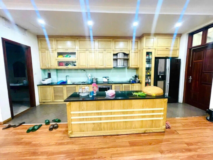 BÁN BIỆT THỰ HOA BẰNG, CẦU GIẤY – 245M – MT 9.5M – THANG MÁY – Ô TÔ TRÁNH – GIÁ 58 TỶ