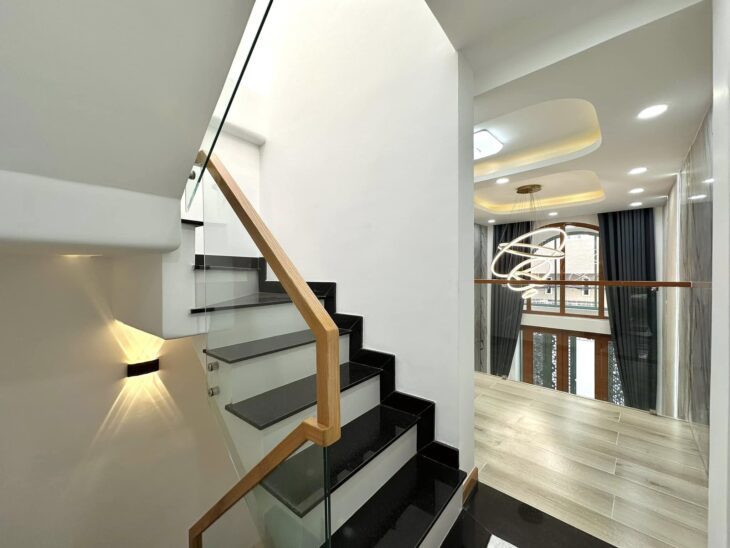 BÁN NHÀ ĐẸP NGÕ 548 NGUYỄN VĂN CỪ, VỊ TRÍ ĐẸP, GIÁ TỐT