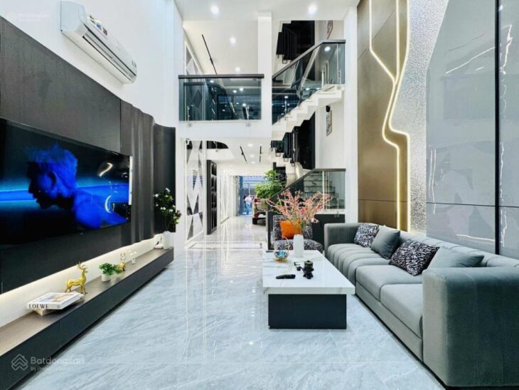 Nhà Gò Vấp có thang máy: Hẻm xe hơi Đường Số 3, Phường 8, Gò Vấp. Siêu phẩm chỉ 9.9 tỷ