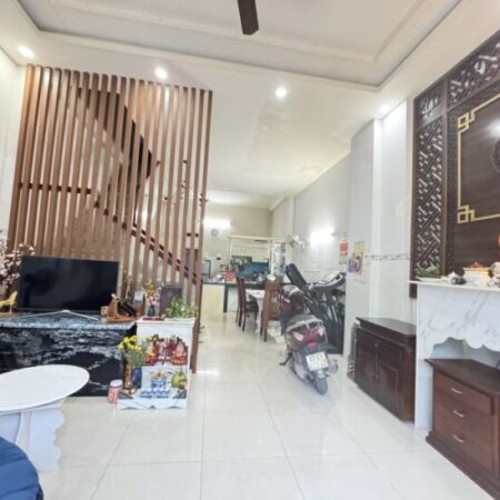 Bán nhà 77m², 2 tầng, 3PN, Q.9, 4.7 tỷ, sổ hồng